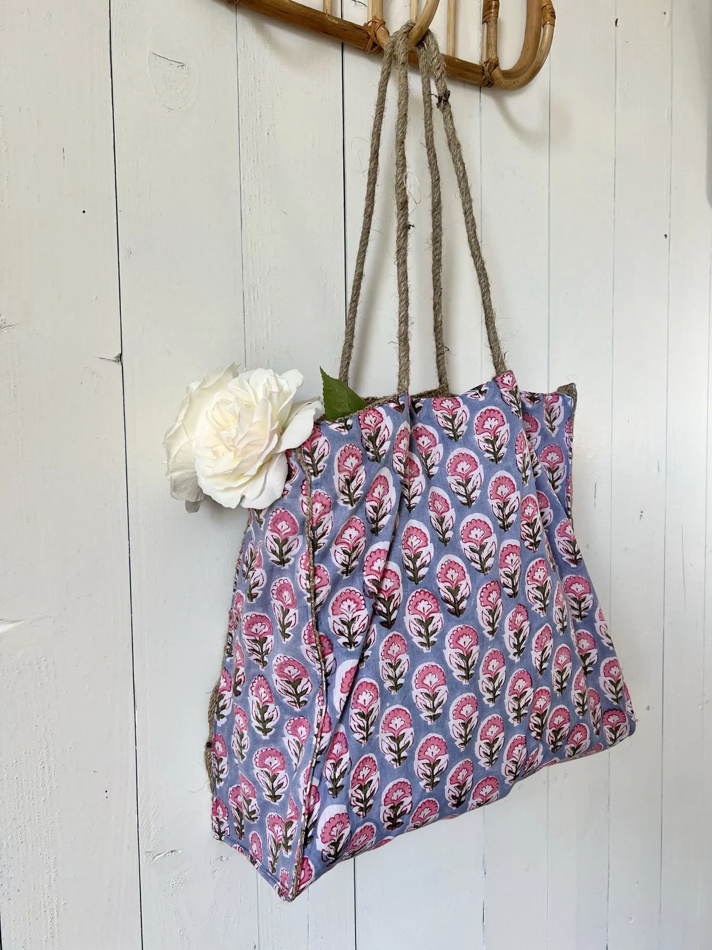 ojigi sac jute et coton block print œillet bleu et rose