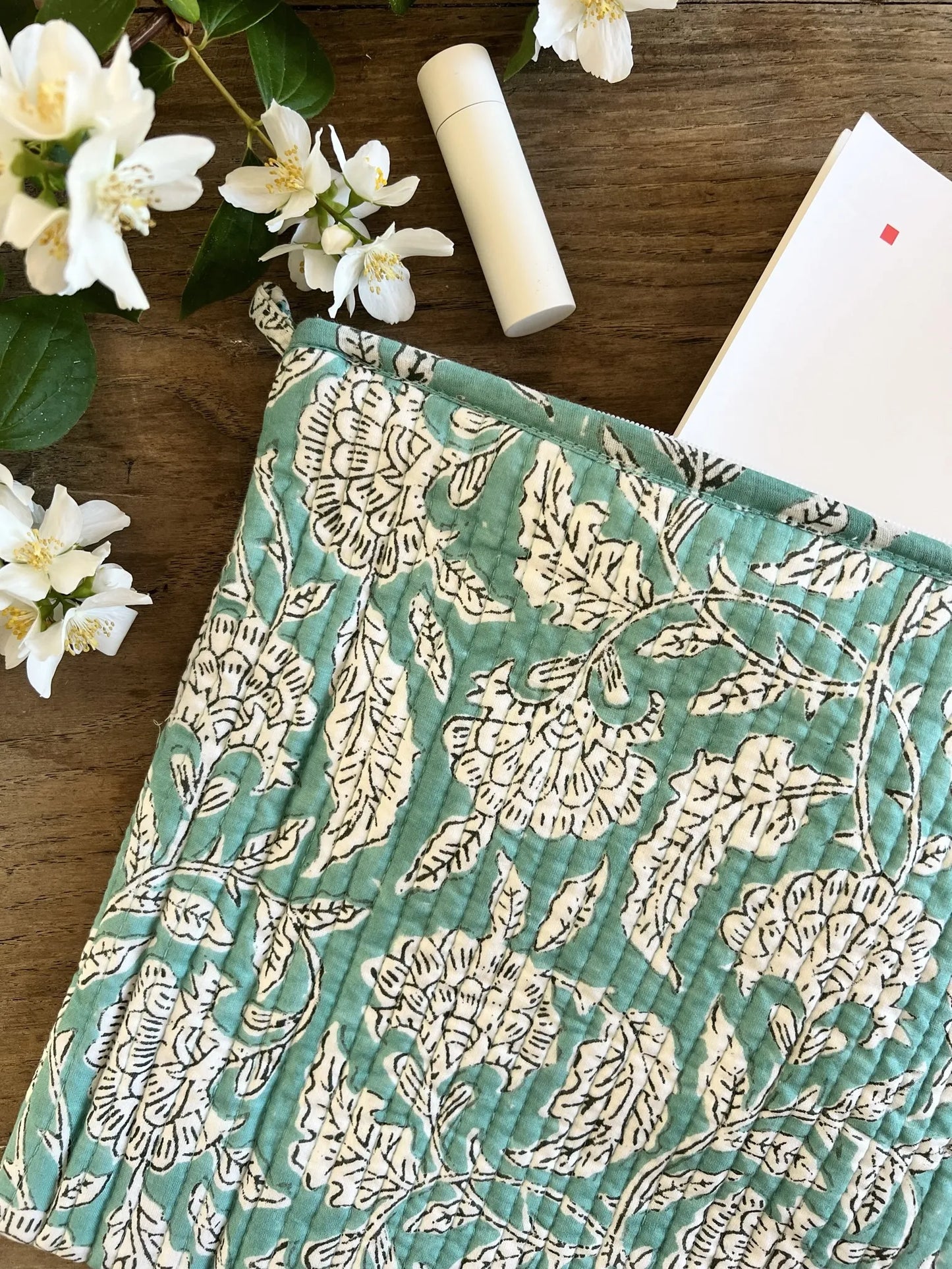 ojigi trousse Inès block print quilté liseron turquoise