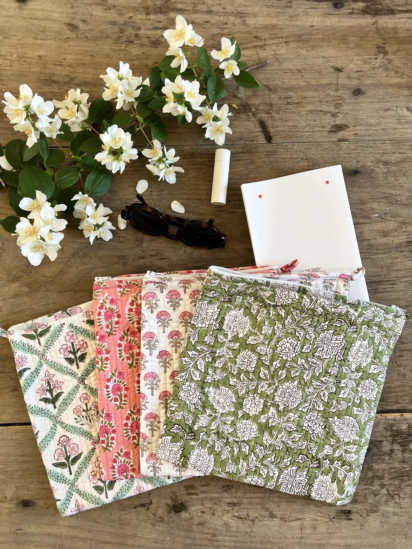 ojigi trousse Inès block print quilté vert et rose