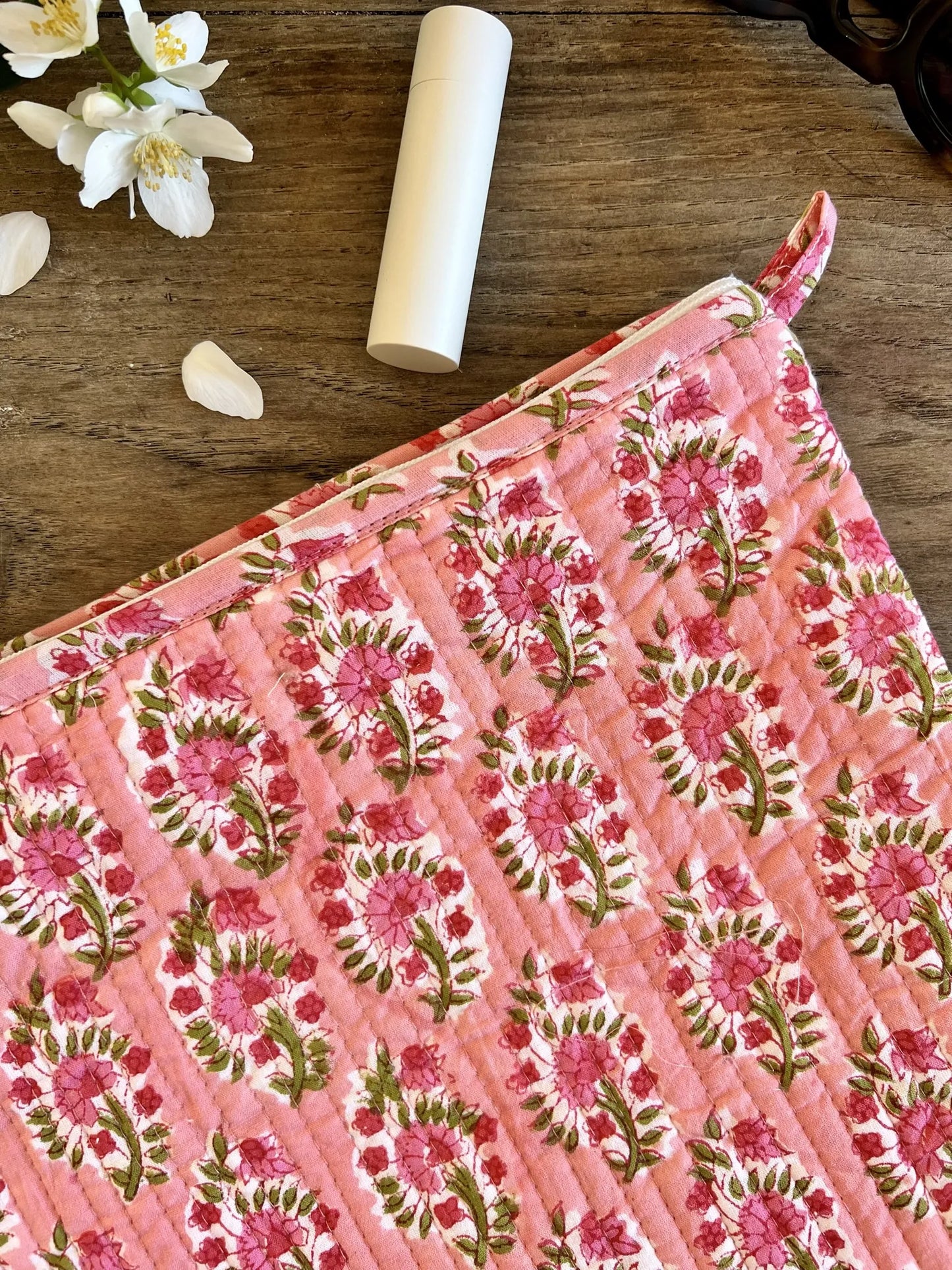 ojigi trousse Inès block print quilté vert et rose fraisier