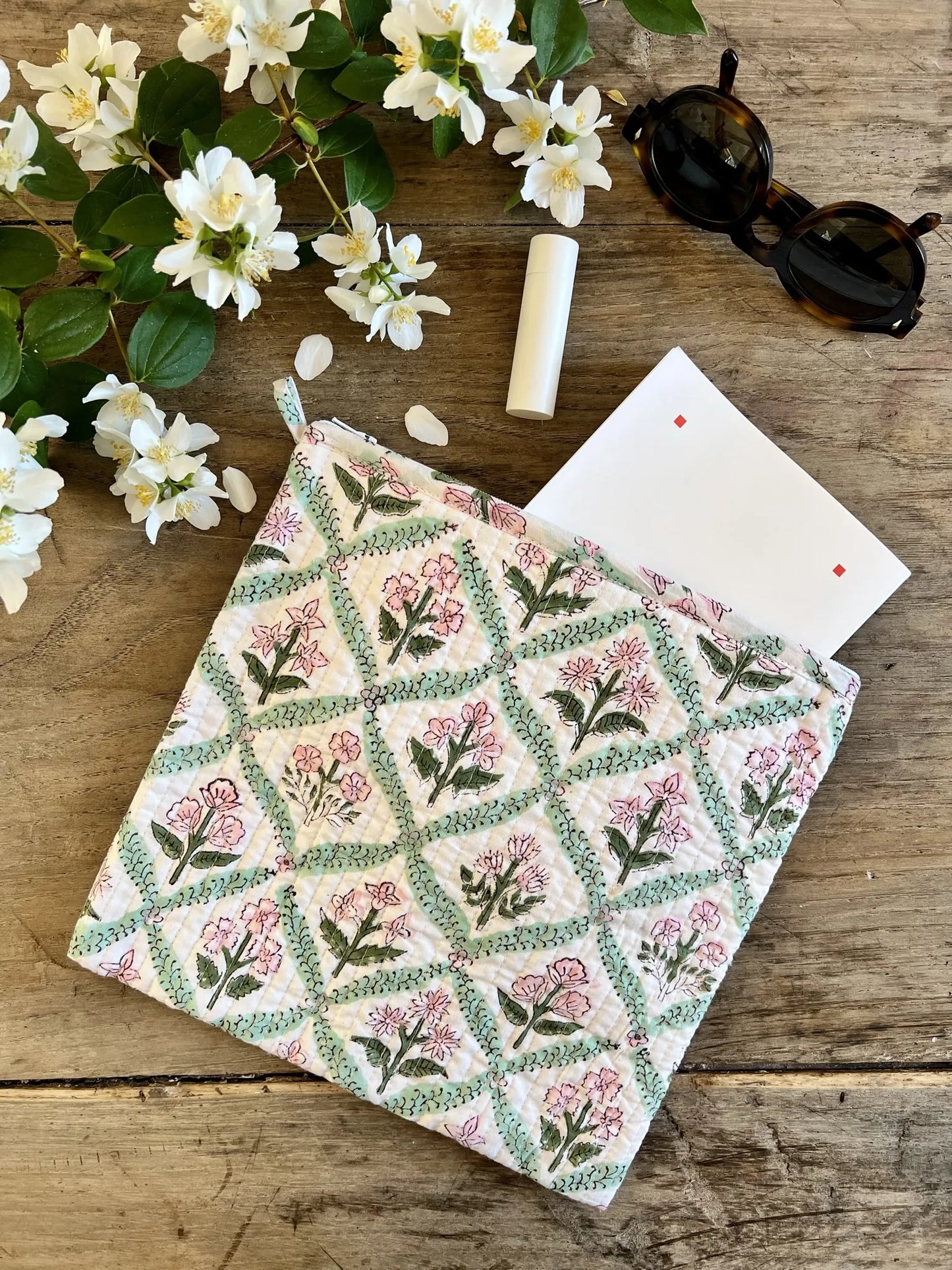 ojigi trousse Inès block print quilté vert et rose botanica