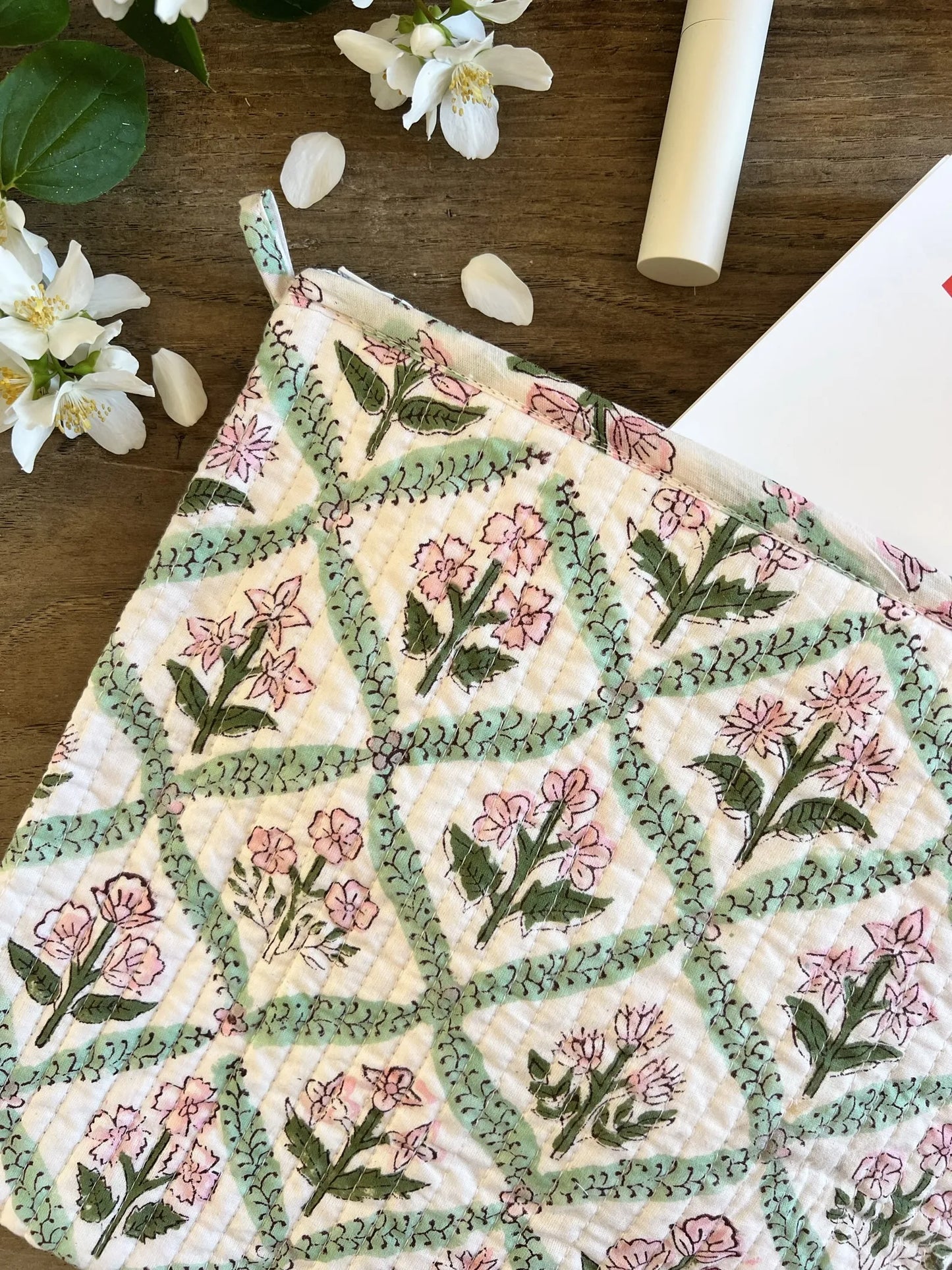 ojigi trousse Inès block print quilté vert et rose botanica