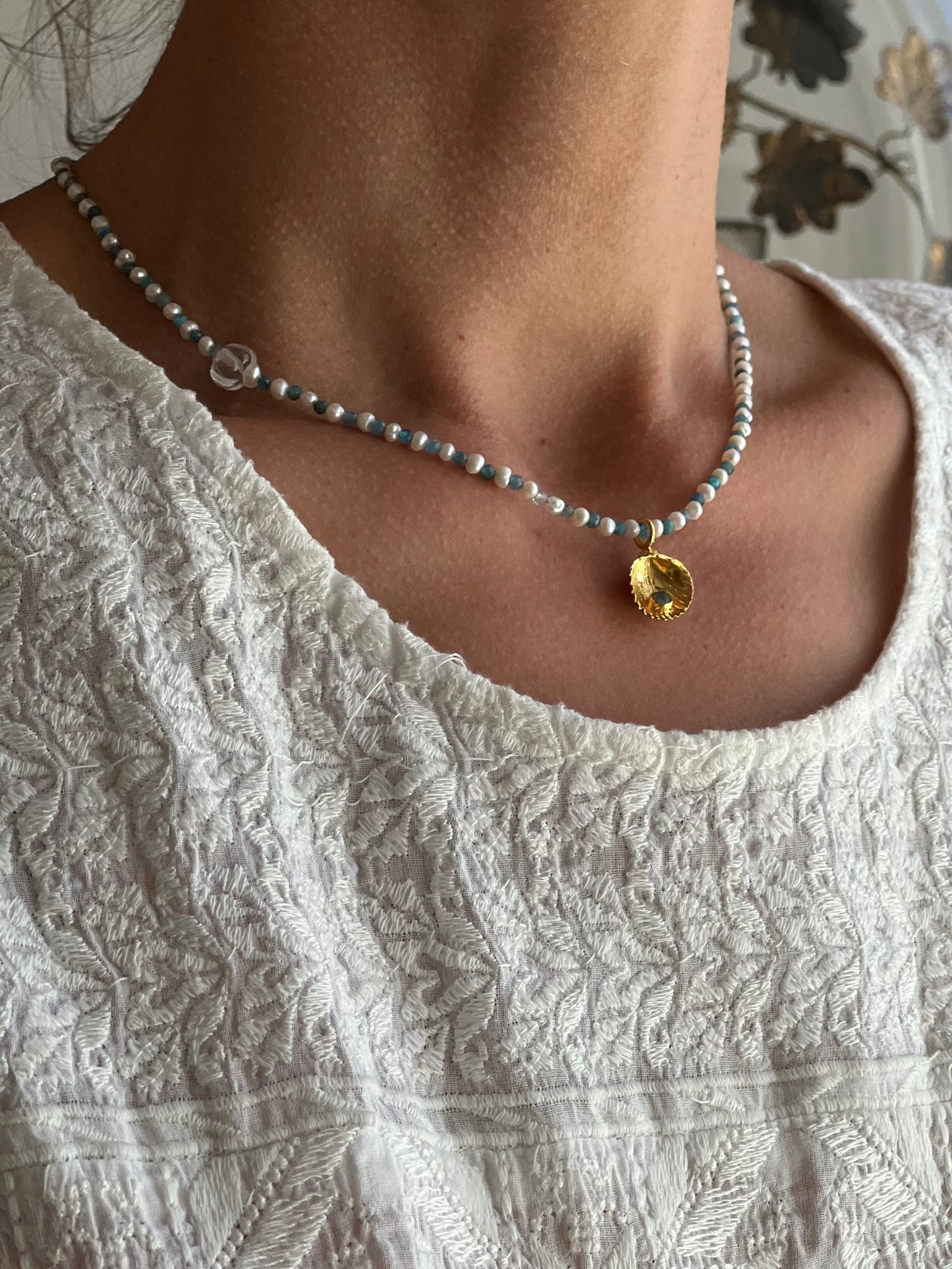 Collier LOCMARIA . Apatite et perles d'eau douce