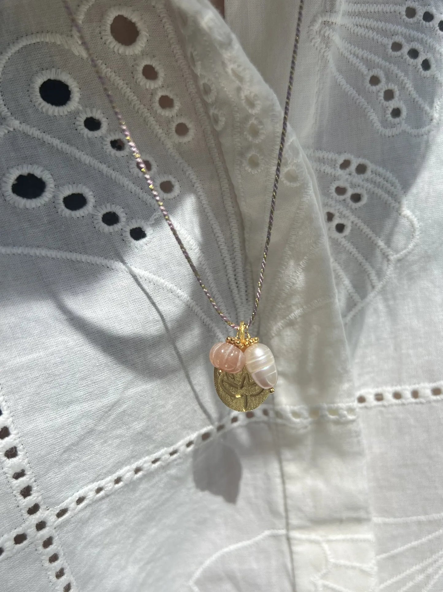 ojigi sautoir médaille perle de soleil