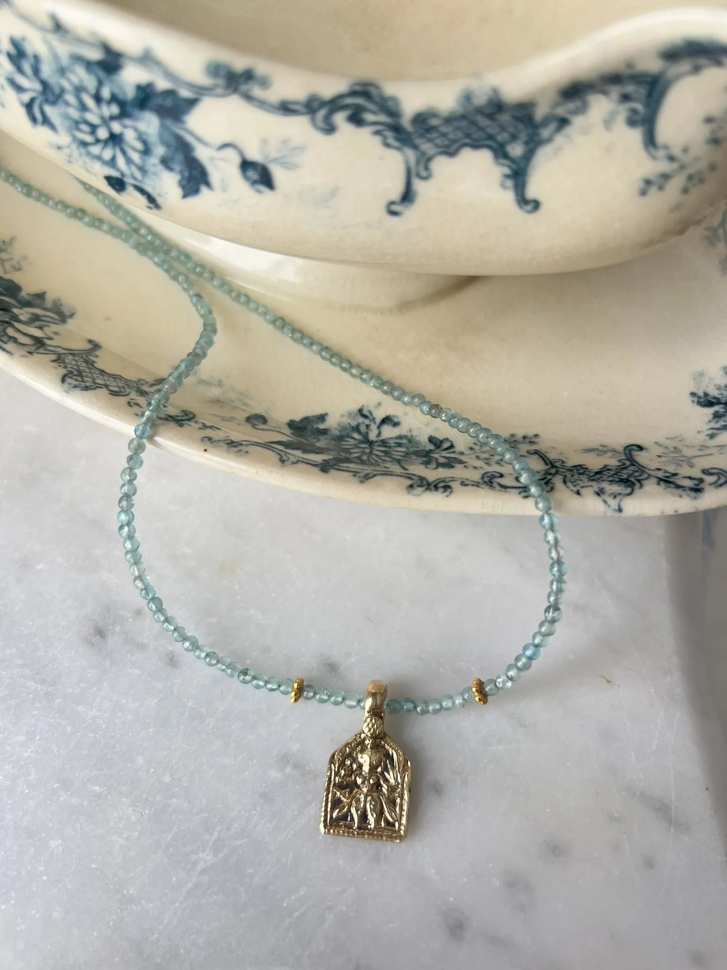 ojigi collier aigue marine et amulette