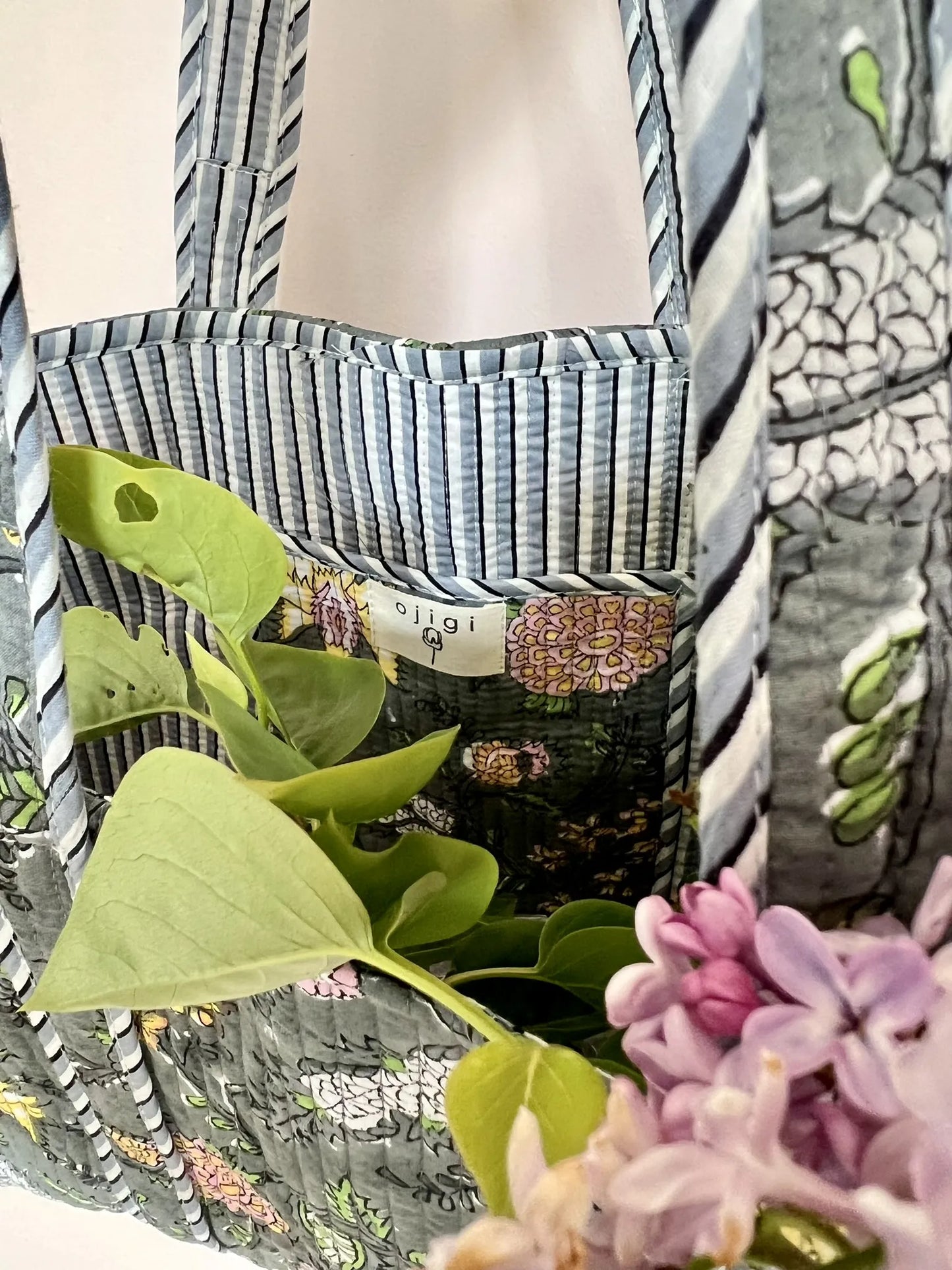 ojigi cabas matelassé block print gris fleuri