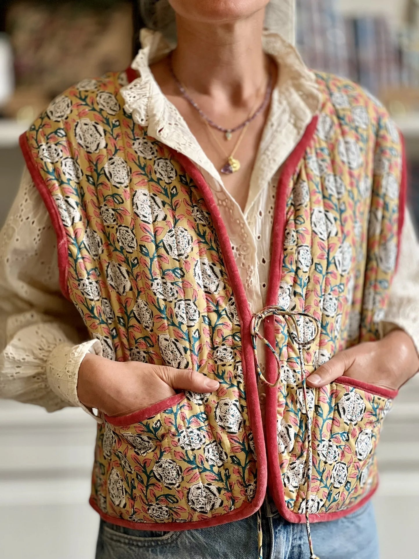 ojigi gilet matelassé sans manche velours et block print groseille