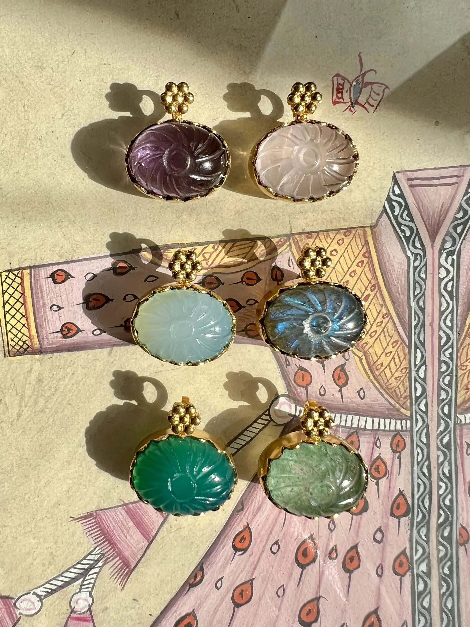 ojigi pendentif delight ovale couché