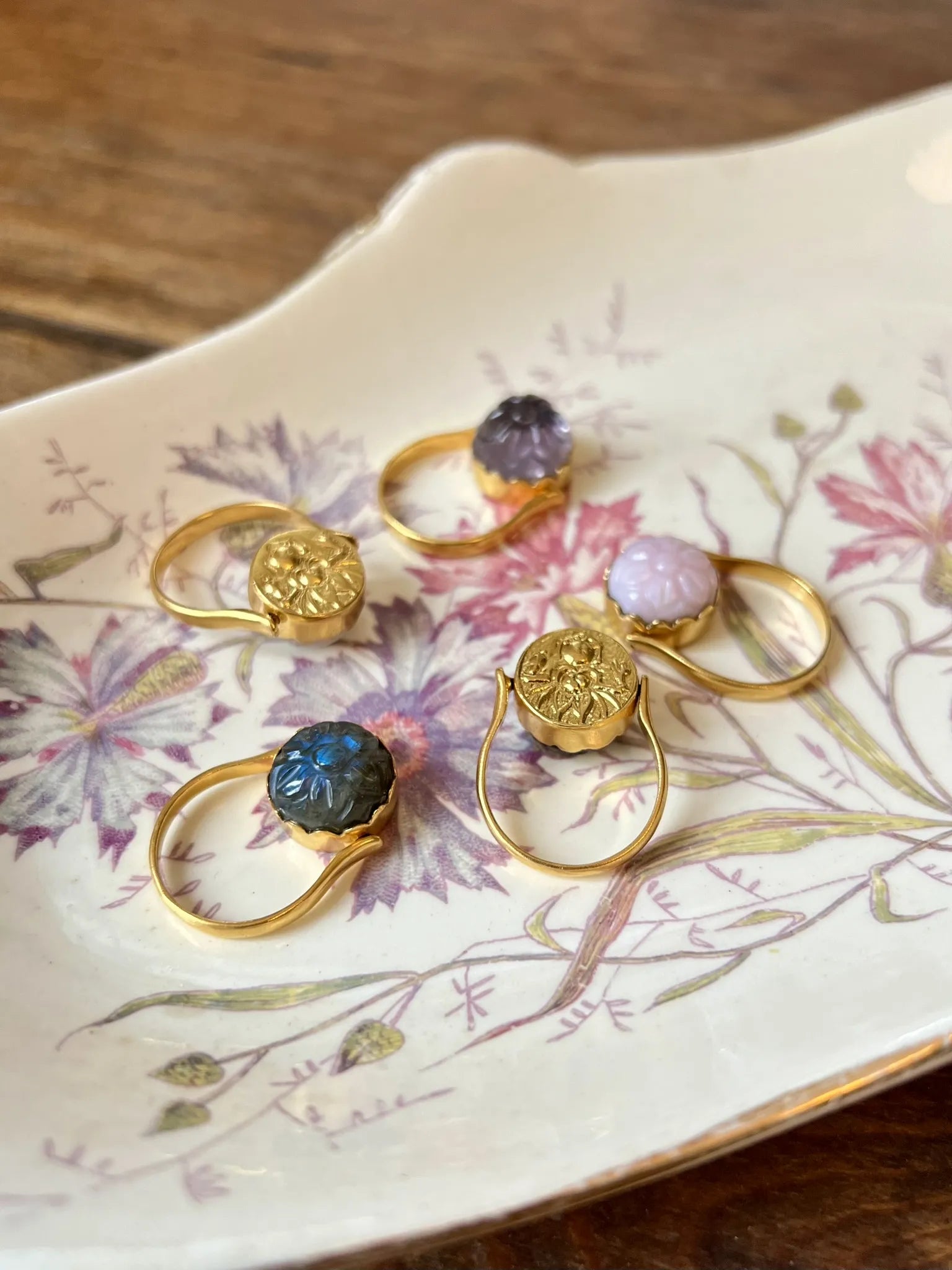 ojigi bague amulette secrète  