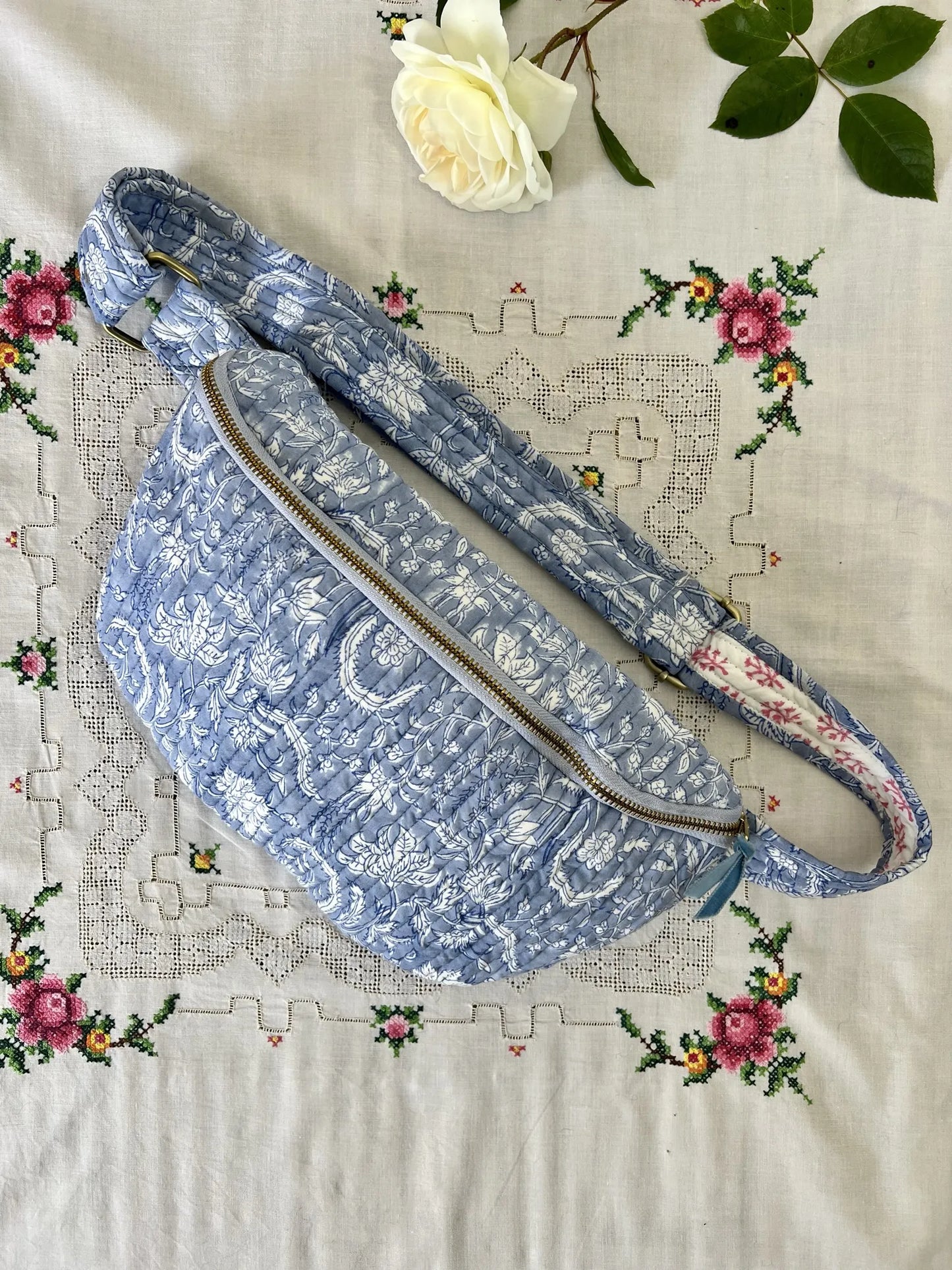 ojigi sac banane happy coton quilté block print liseron bleu