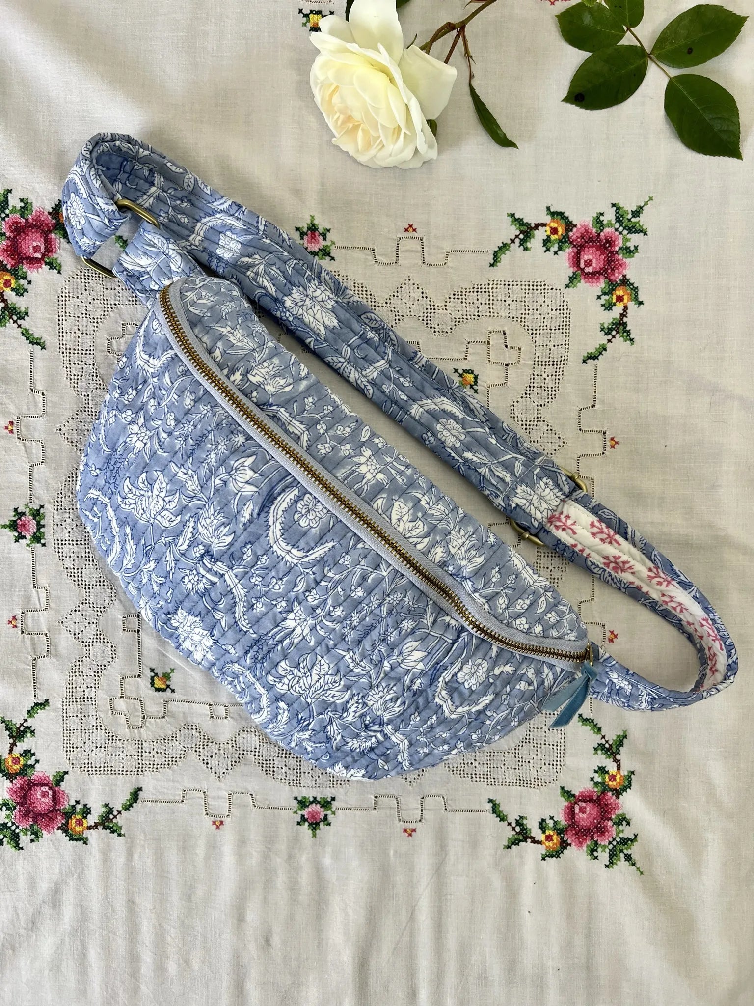 ojigi sac banane happy coton quilté block print liseron bleu