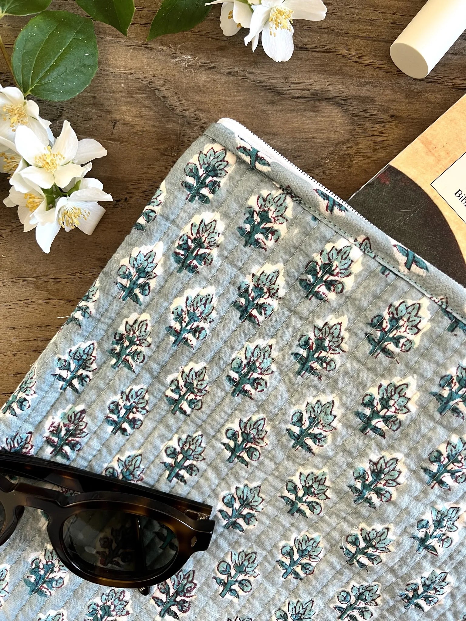 ojigi trousse Inès block print quilté nigelle