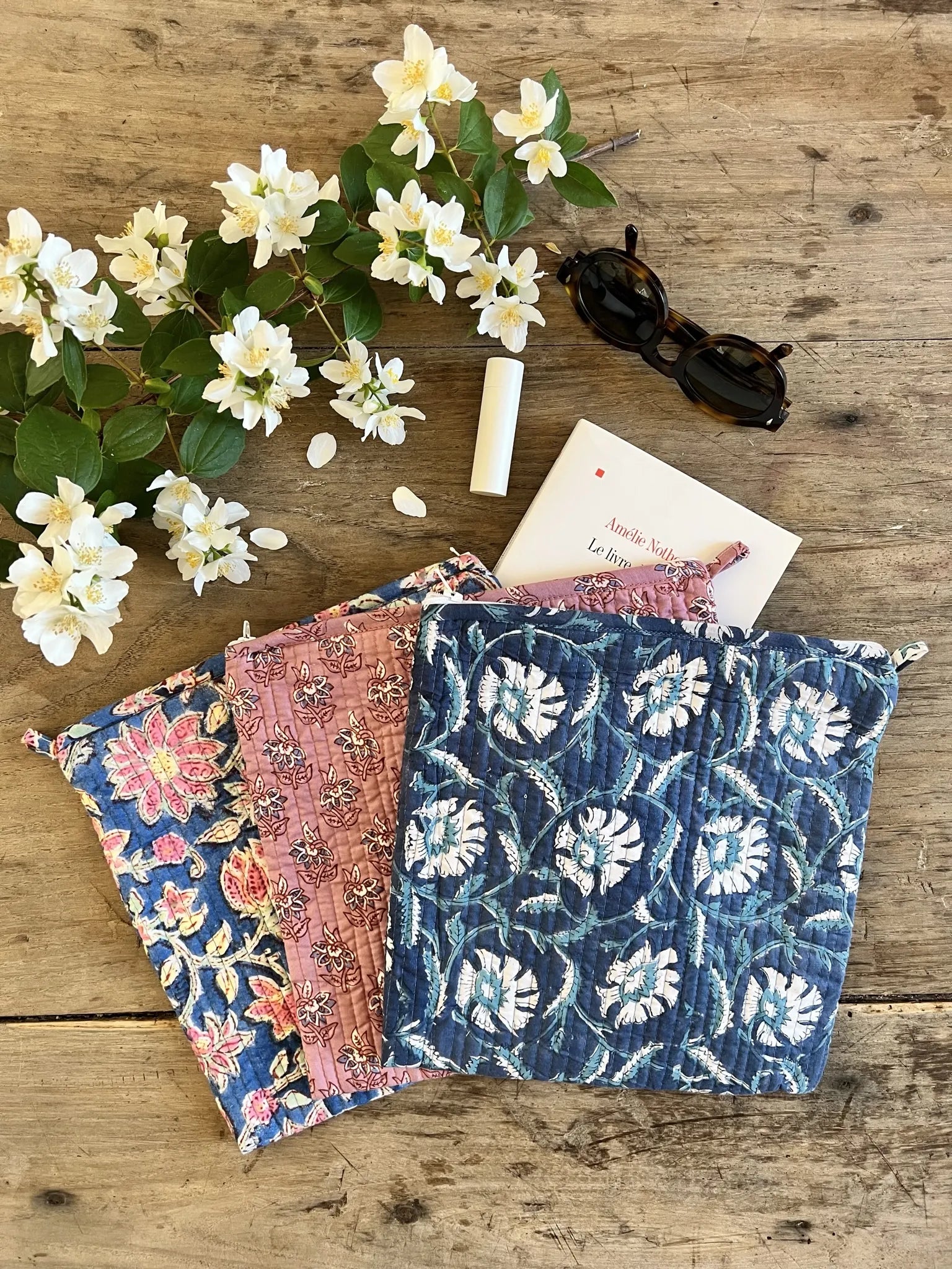 ojigi trousse Inès block print quilté bleu et rose