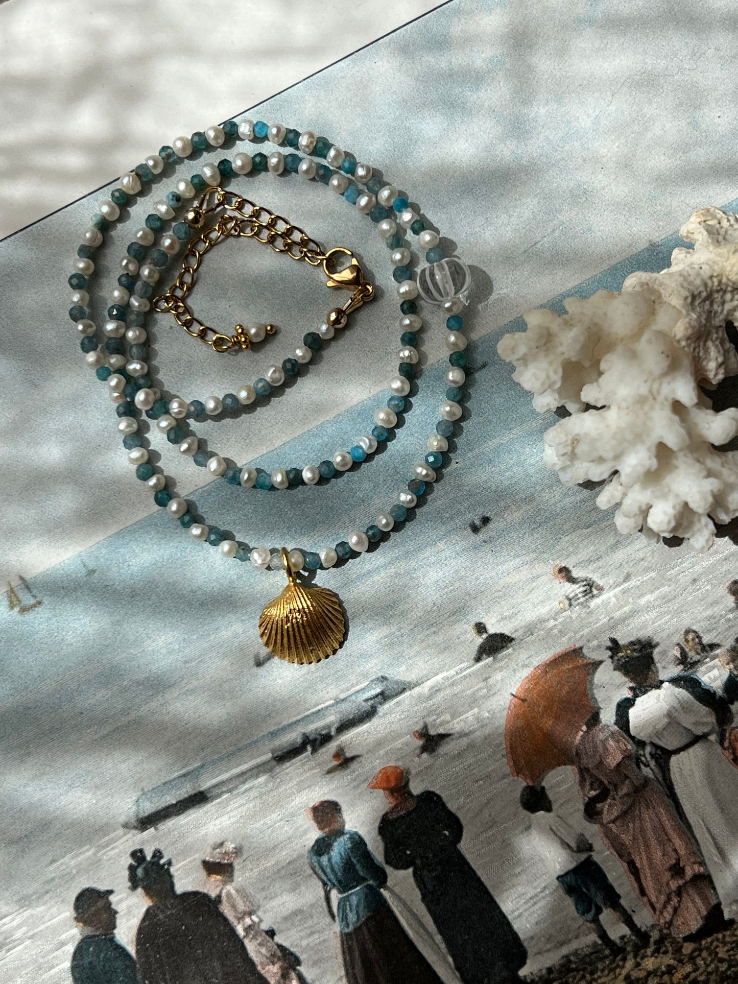 Collier LOCMARIA . Apatite et perles d'eau douce