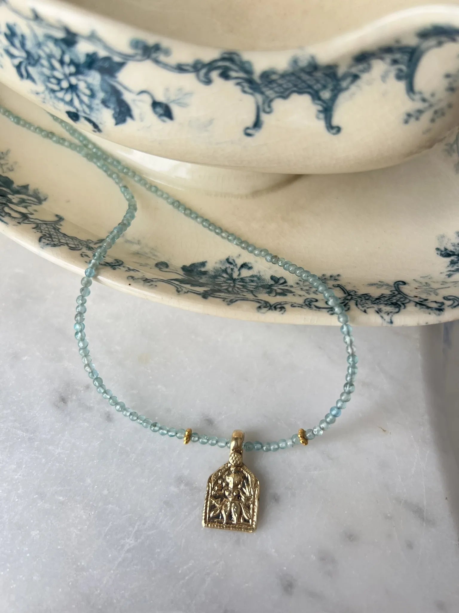 ojigi collier aigue marine et amulette