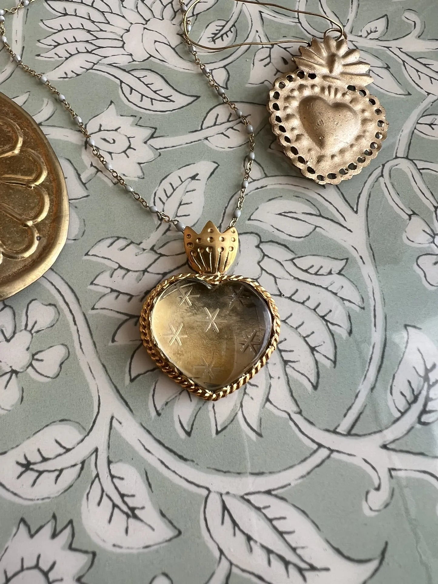 ojigi Madhura pendentif cœur améthyste verte 