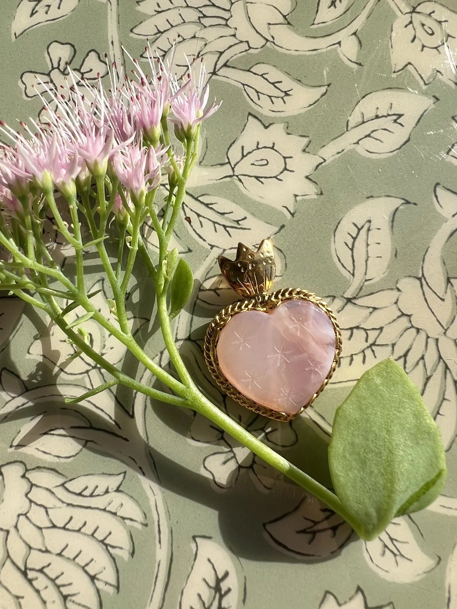 ojigi Madhura pendentif cœur pale rose