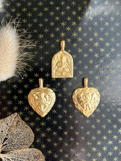 ojigi pendentif amulette Durga temple