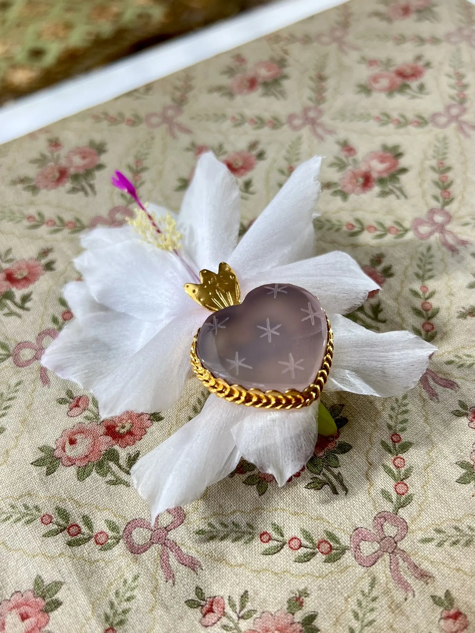 ojigi broche faites un vœu Calcédoine rose 