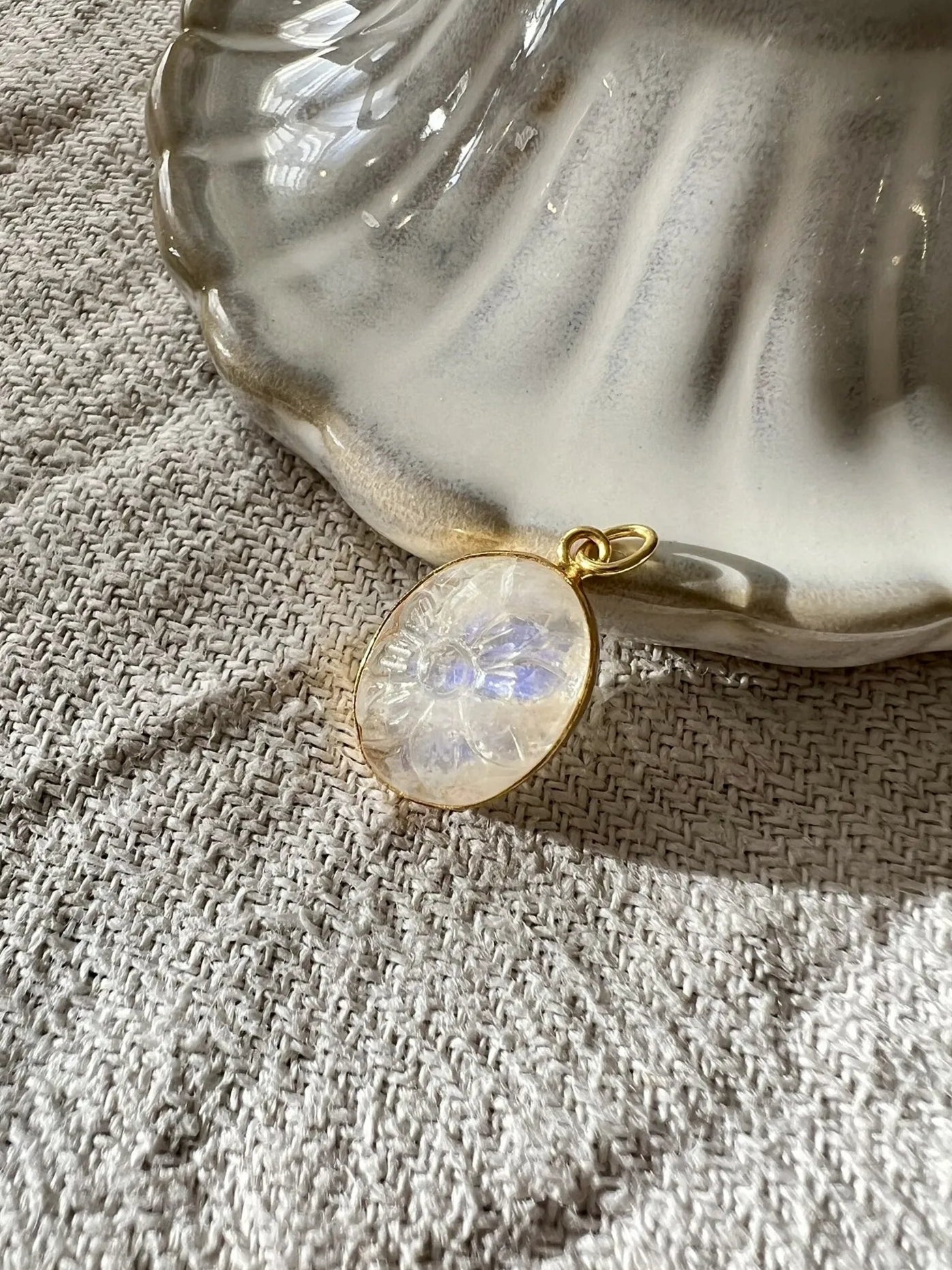 ojigi pendentif Bertille pierre de lune