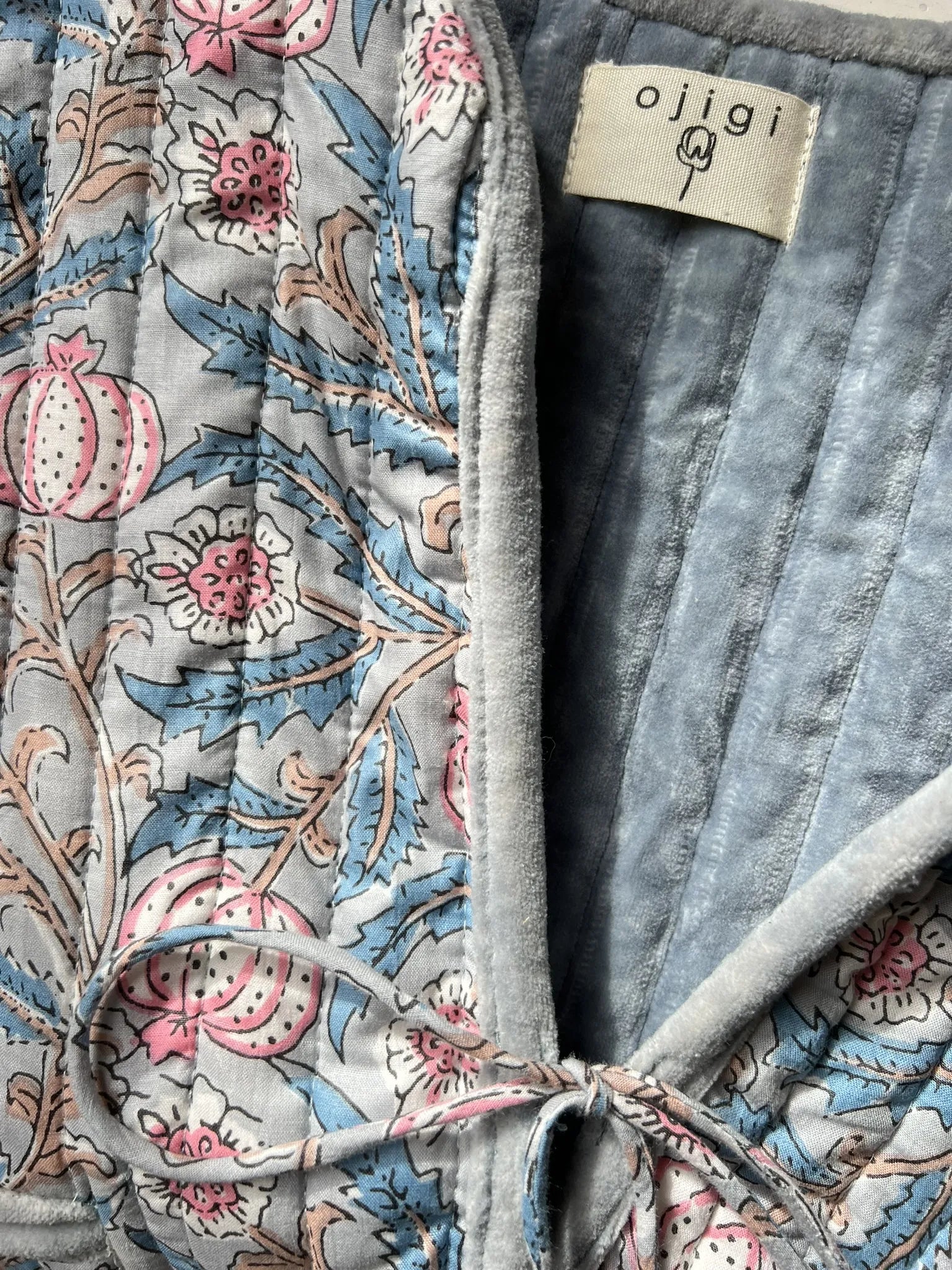 ojigi gilet matelassé sans manche velours et block print orage 