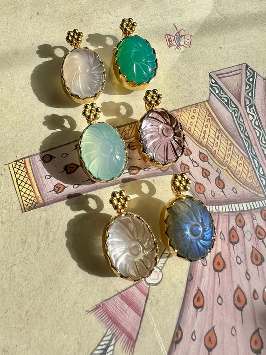 ojigi pendentif delight ovale debout