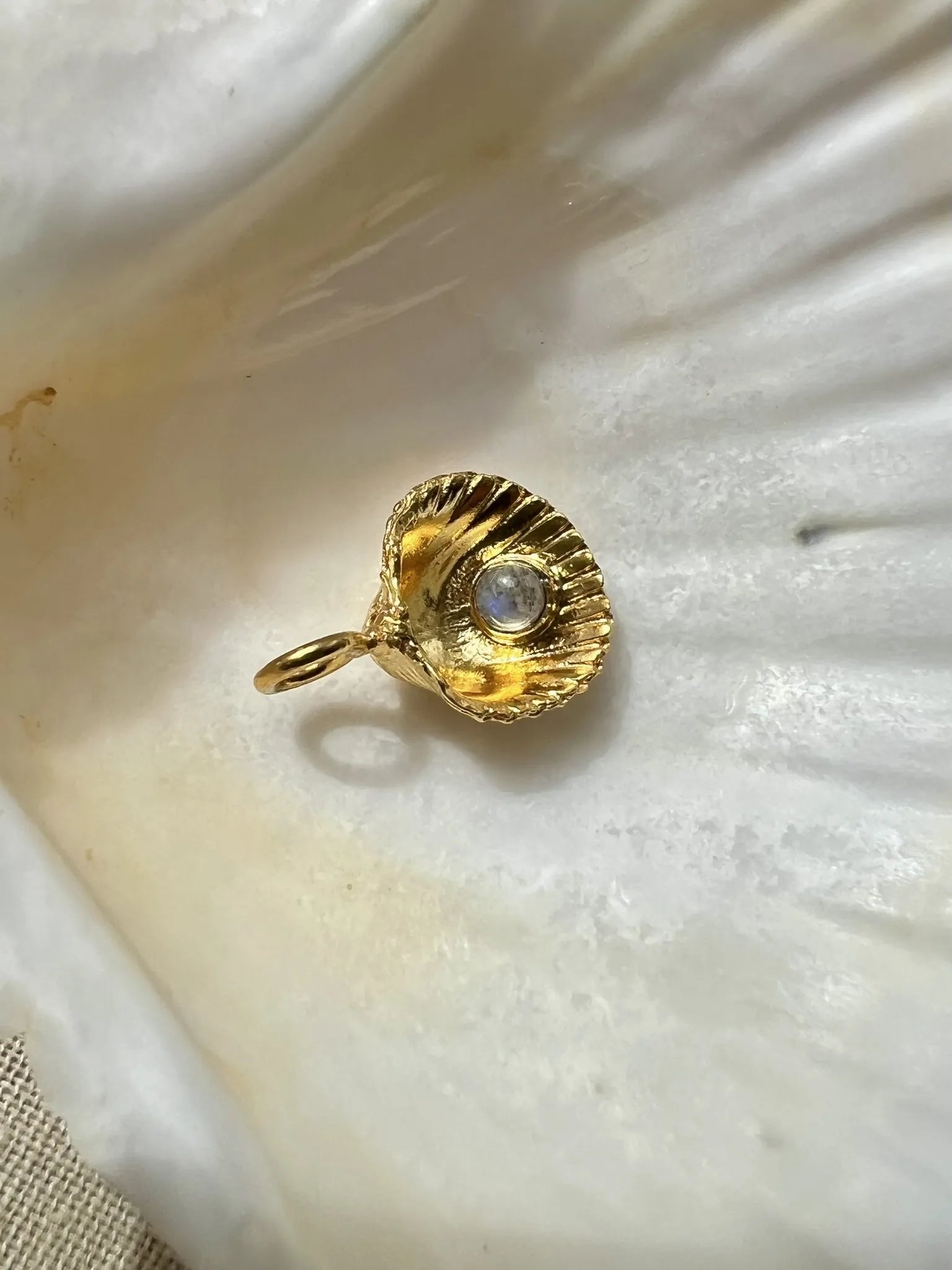 ojigi pendentif coquillage et pierre de lune