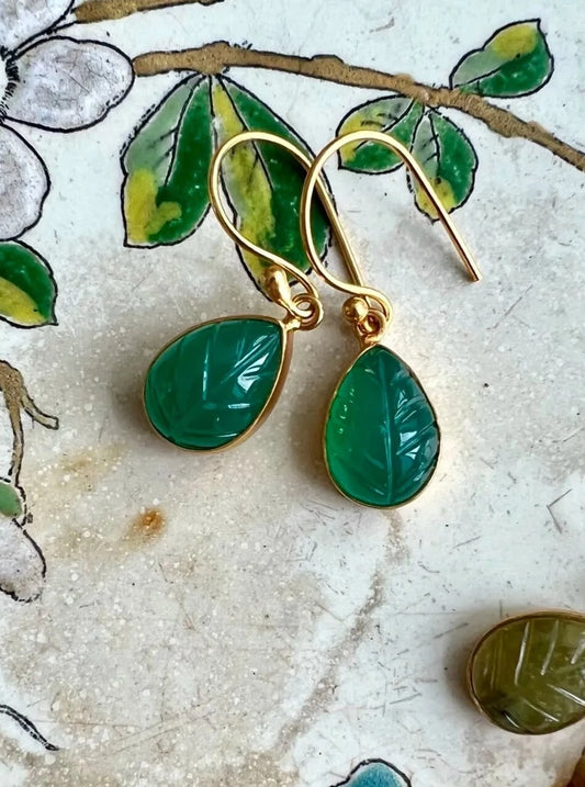 ojigi boucles d'oreilles dormeuses feuille onyx verte