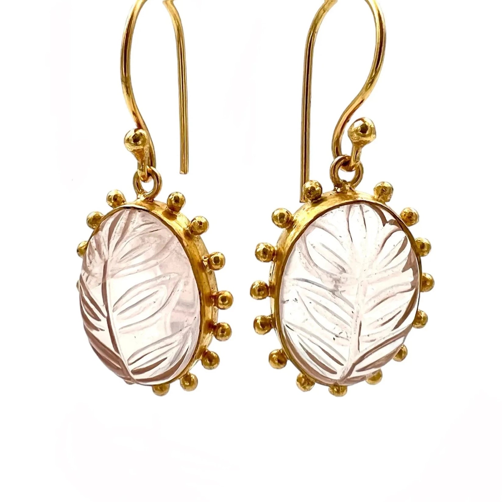 ojigi boucles d'oreilles dormeuses carving stone palme quartz rose