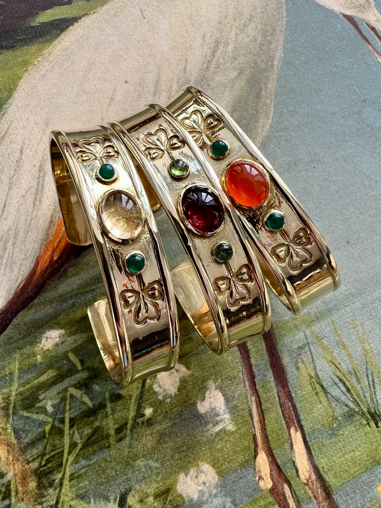 ojigi jonc oxalis grenat tourmaline verte